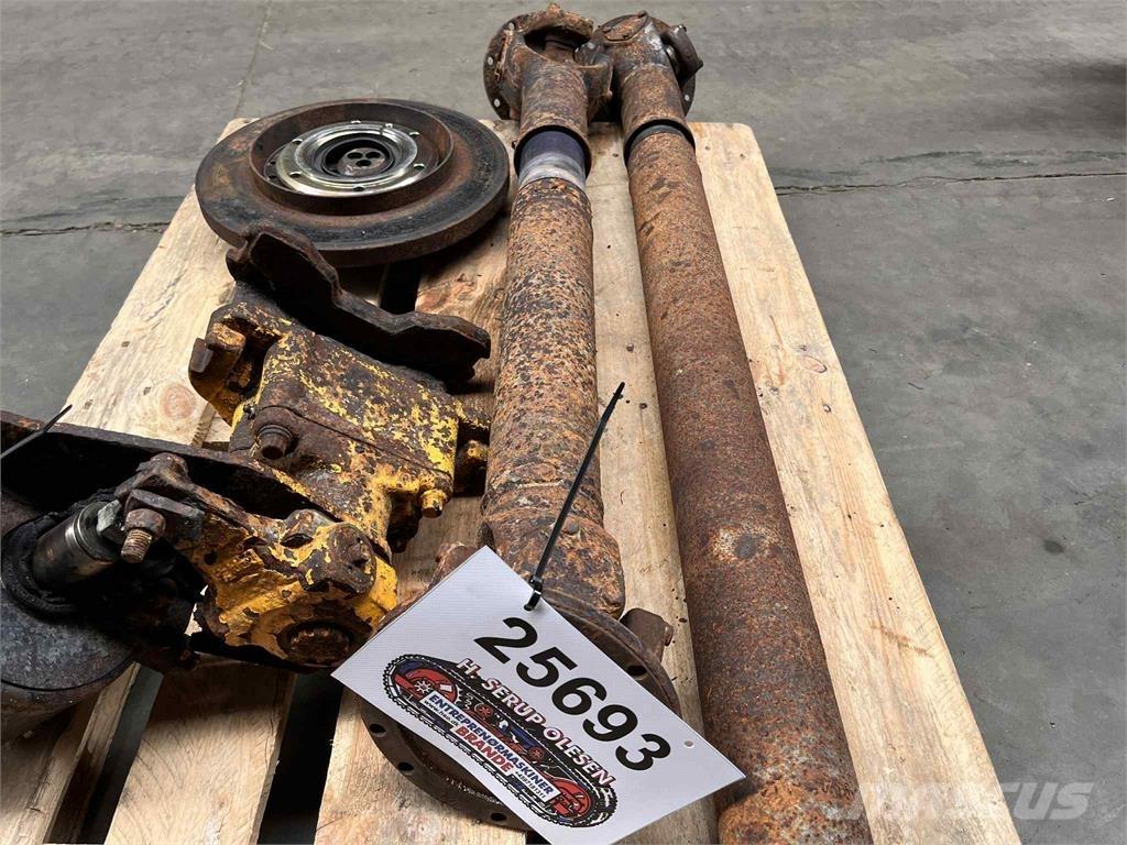 Volvo A25C 6x6 kardan مكونات أخرى