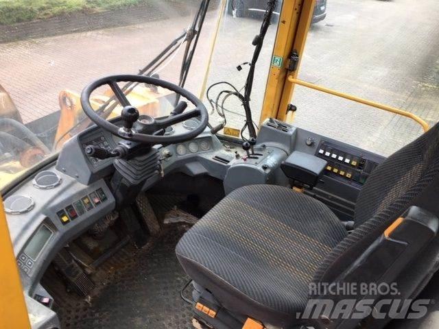 Volvo L120C til ophug لوادر بعجل