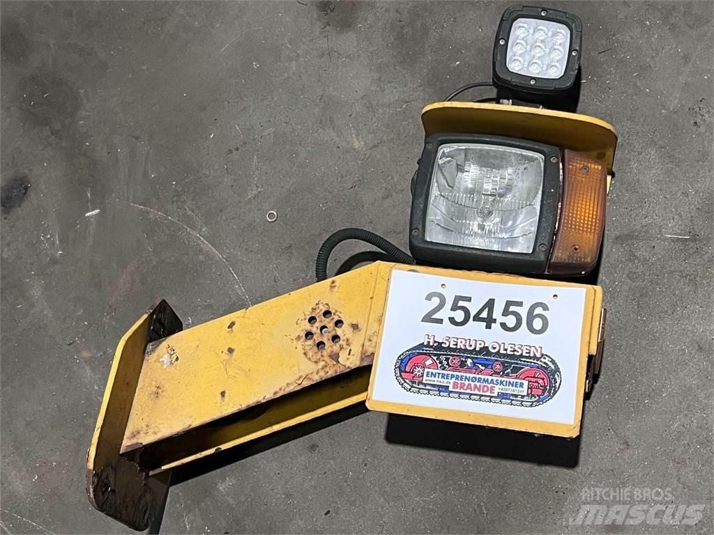 Volvo L120F frontlygte إلكترونيات