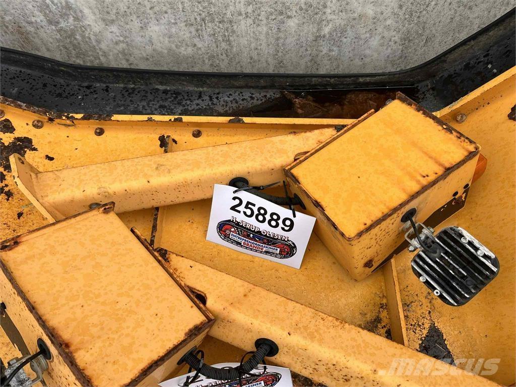 Volvo L220E frontlygte إلكترونيات
