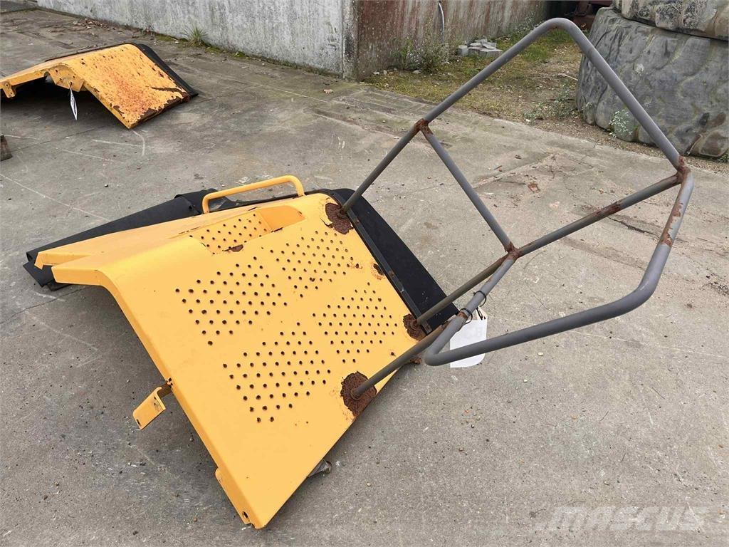 Volvo L220E højre bagskærm مكونات أخرى