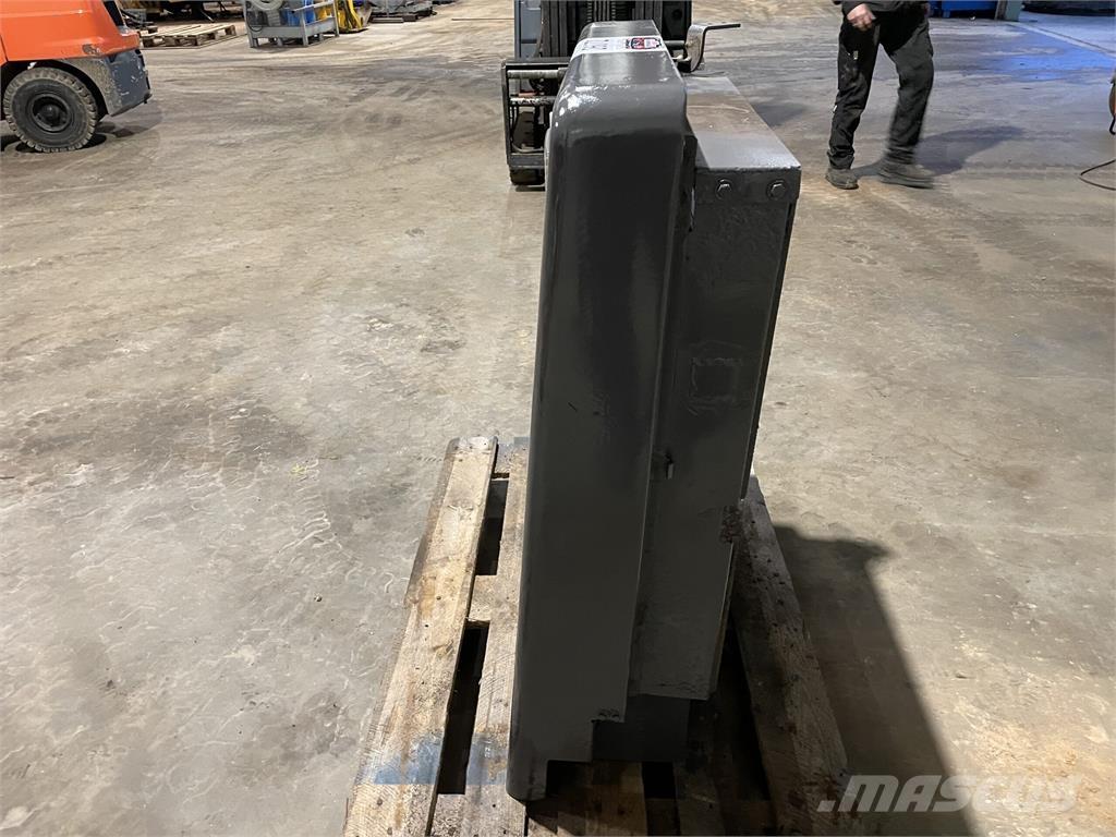 Volvo L70B kølerhjelm مكونات أخرى