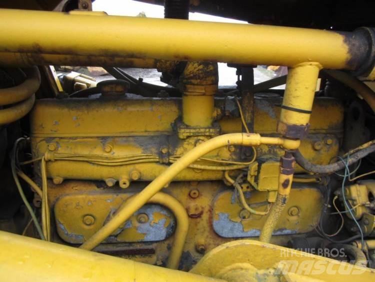 Volvo LM840 4 x 4, til ophug لوادر بعجل