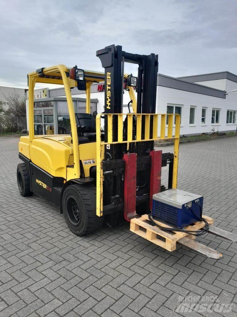 Hyster J5.0XN6 شاحنات ذات رافعات شوكية تعمل بالكهرباء