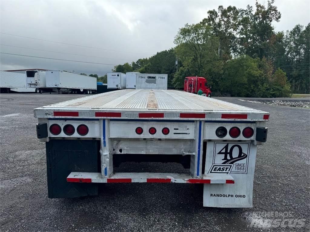 East Mfg 48x102 مقطوروات مسطحة/مفصلية الجوانب