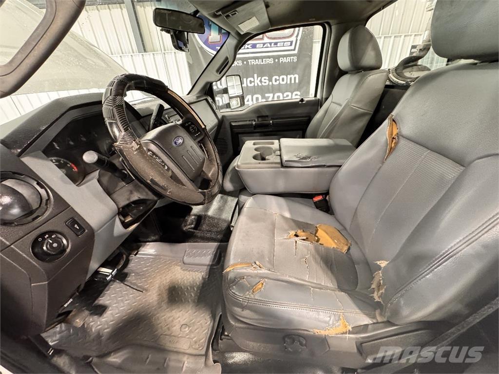 Ford F-250 شاحنات خفيفة/مفصلية الجوانب