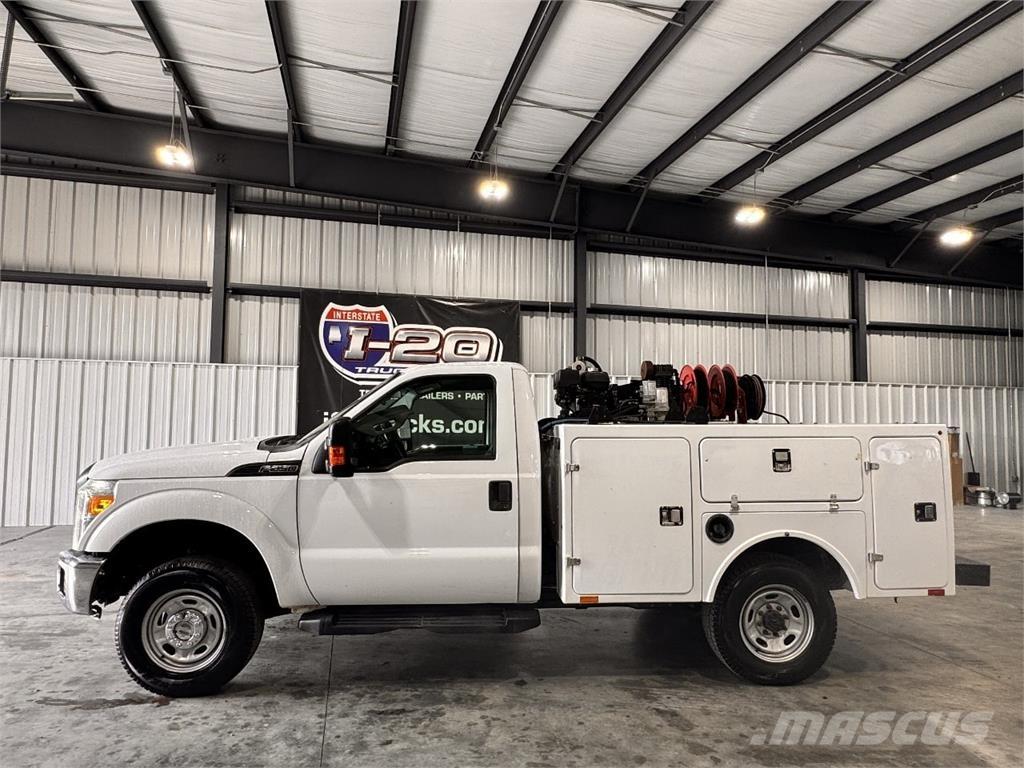 Ford F-250 شاحنات خفيفة/مفصلية الجوانب