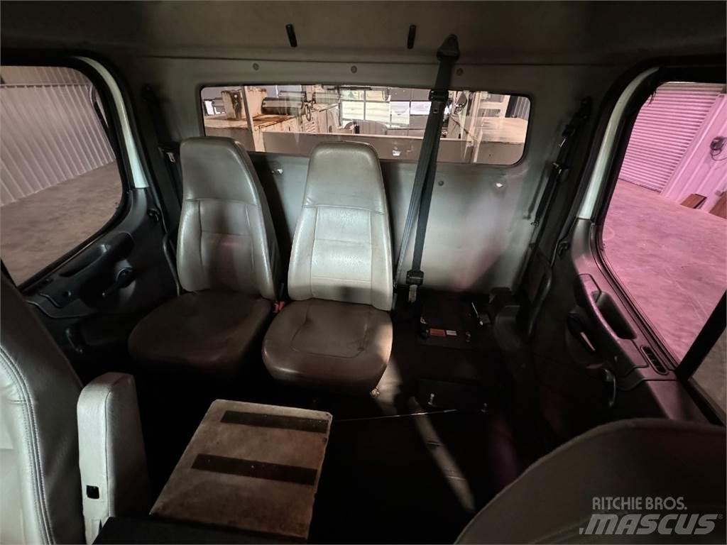 Freightliner 108SD مركبات الأغراض العامة