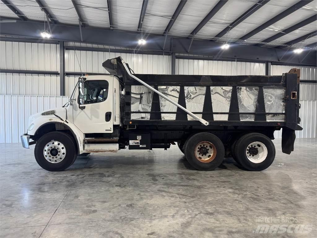 Freightliner M2 شاحنات قلابة