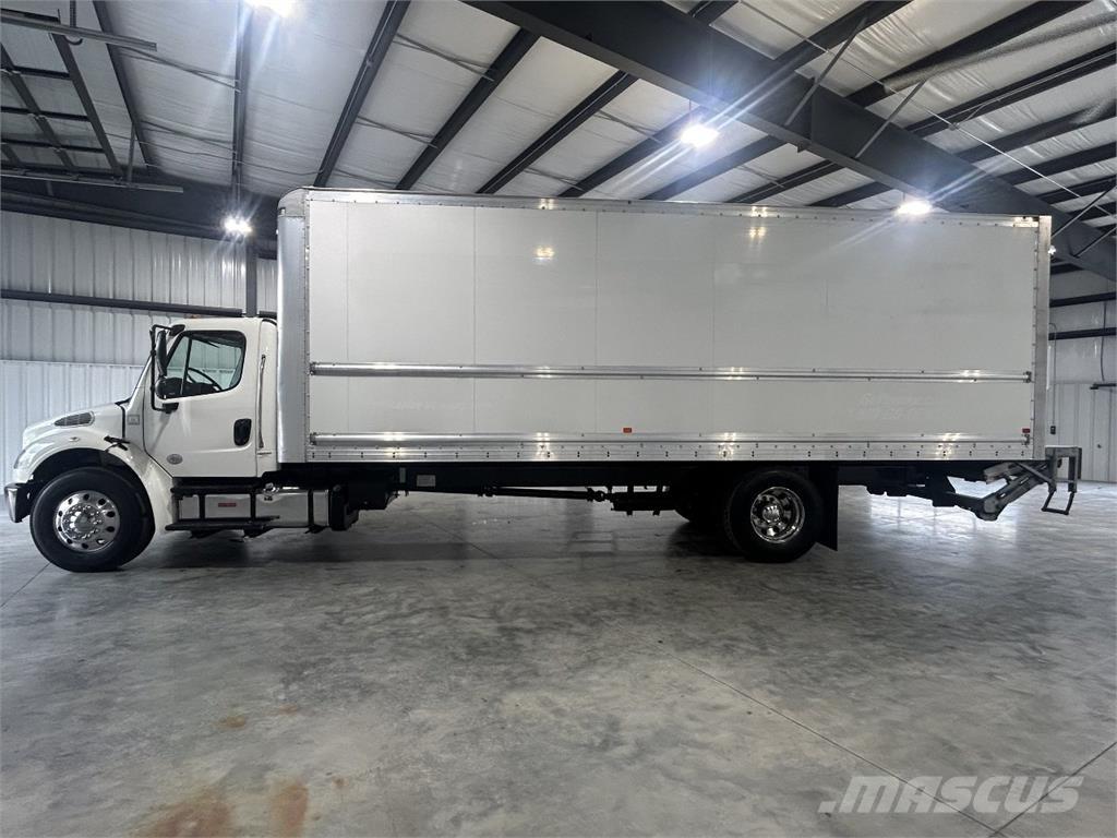Freightliner M2 شاحنات ذات هيكل صندوقي