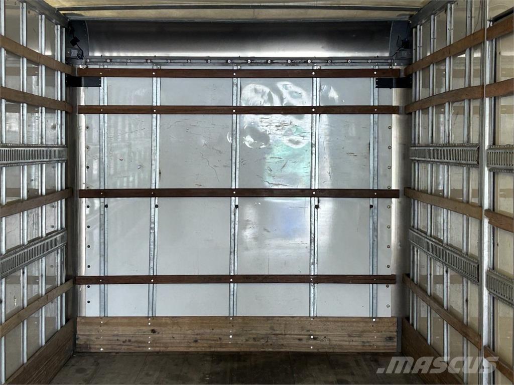 Freightliner M2 شاحنات ذات هيكل صندوقي