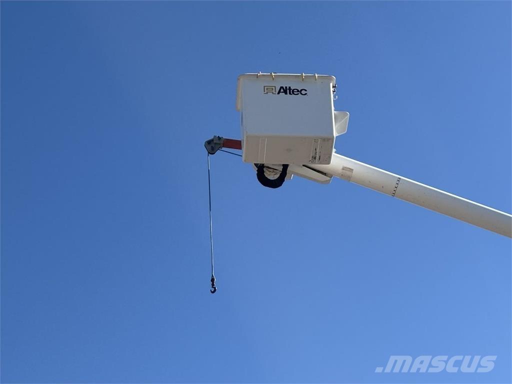 Freightliner M2 المنصات الهوائية المثبتة على شاحنة