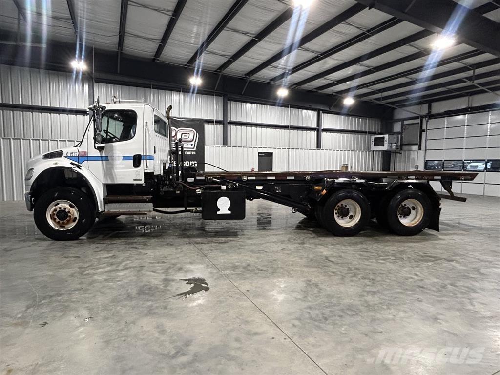 Freightliner M2 شاحنات الحاويات