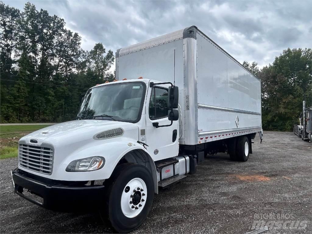 Freightliner M2 106 شاحنات ذات هيكل صندوقي