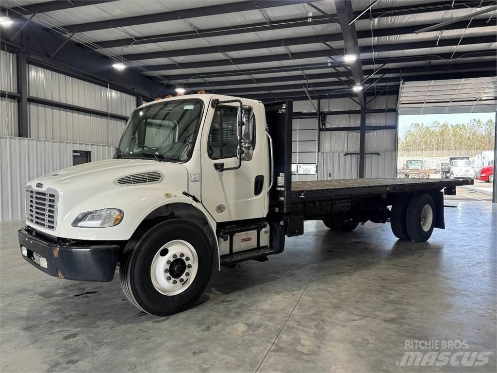 Freightliner M2 106 شاحنات مسطحة/مفصلية الجوانب