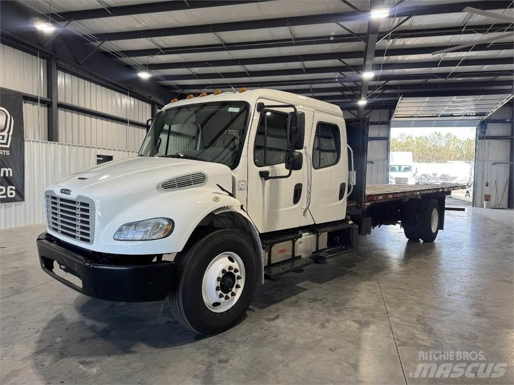 Freightliner M2 106 شاحنات مسطحة/مفصلية الجوانب