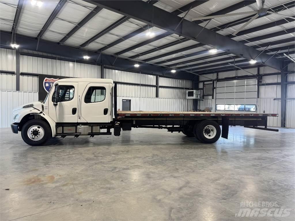 Freightliner M2 106 شاحنات مسطحة/مفصلية الجوانب