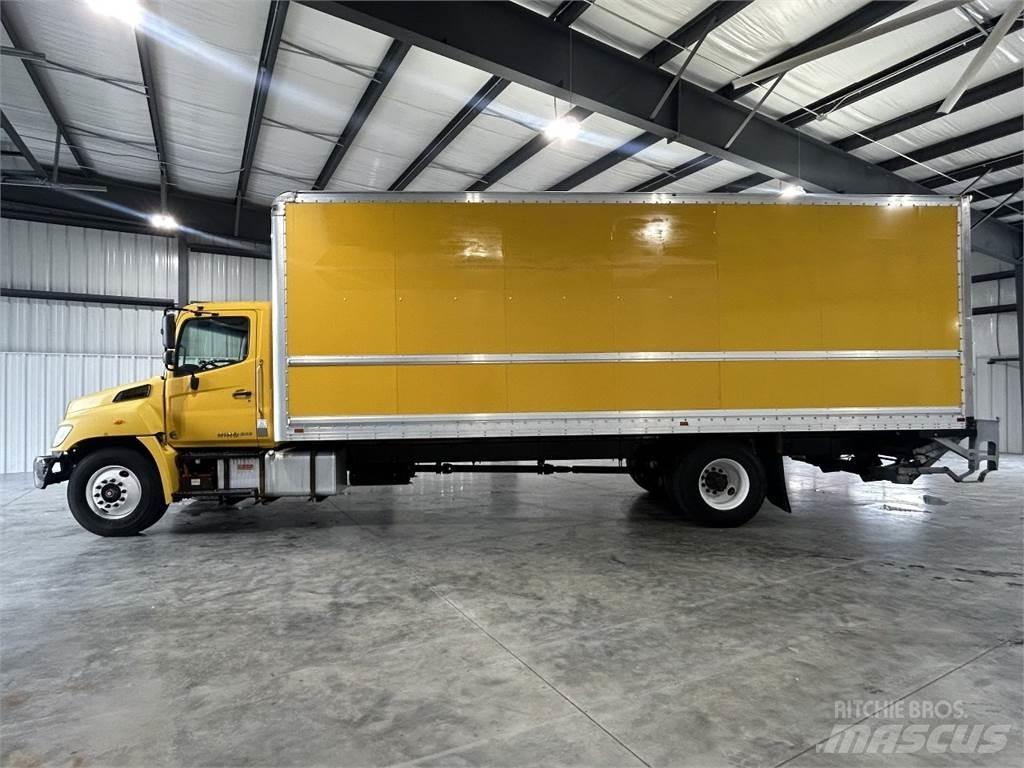 Hino 268 شاحنات ذات هيكل صندوقي