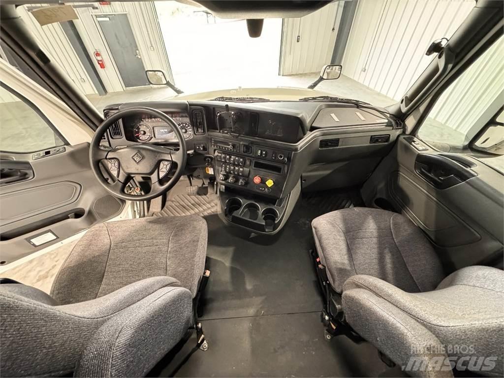 International LT625 وحدات الجر