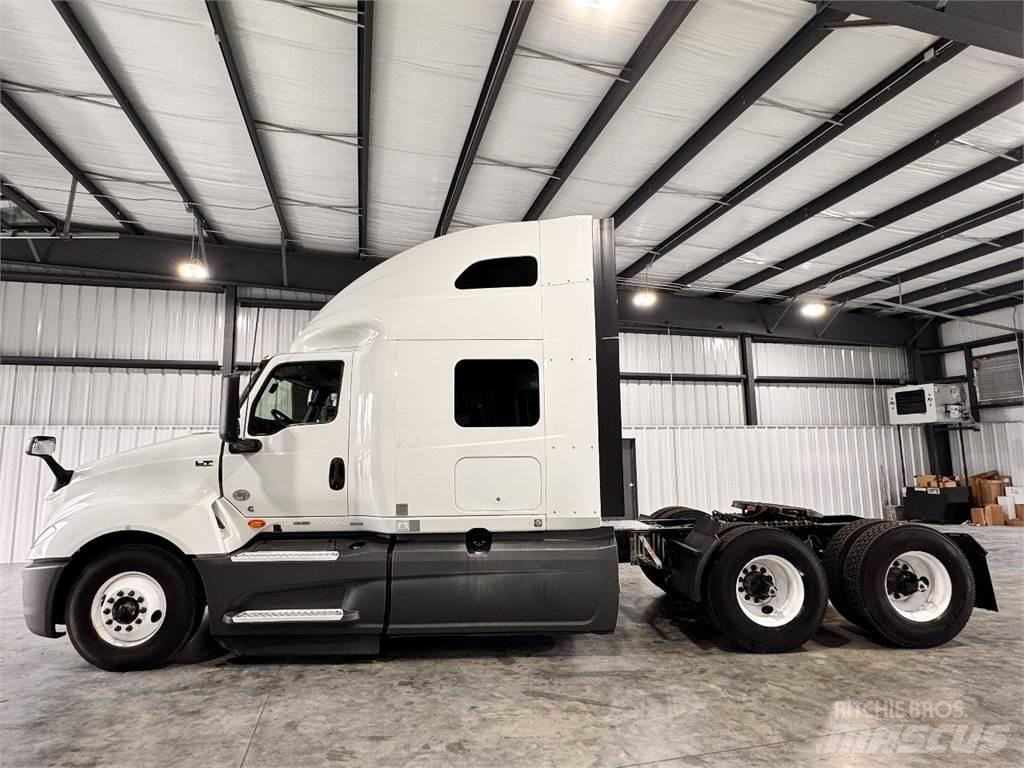International LT625 وحدات الجر