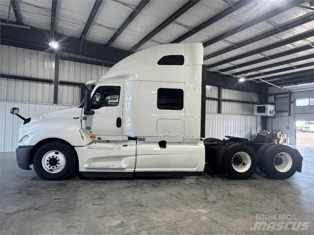 International LT625 وحدات الجر