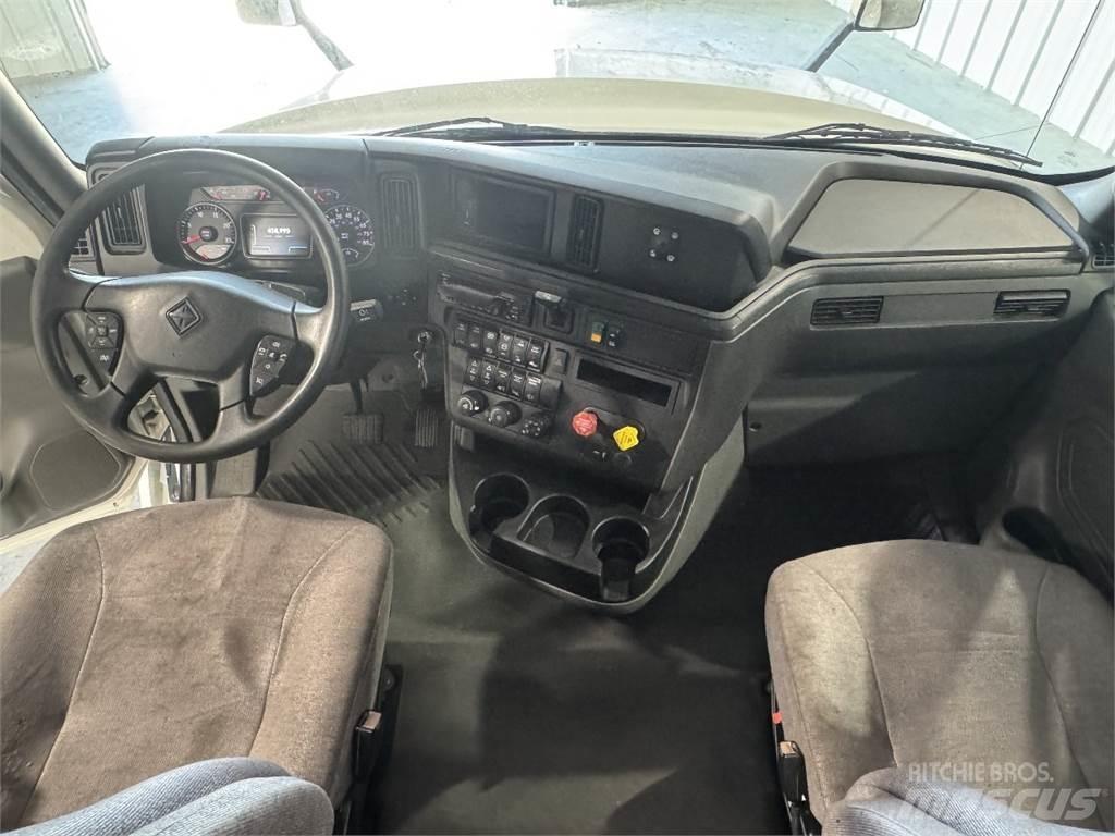 International LT625 وحدات الجر
