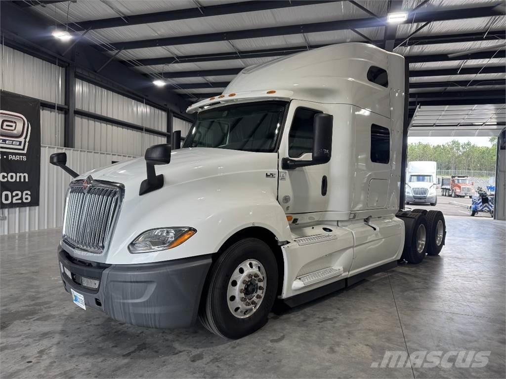 International LT625 وحدات الجر