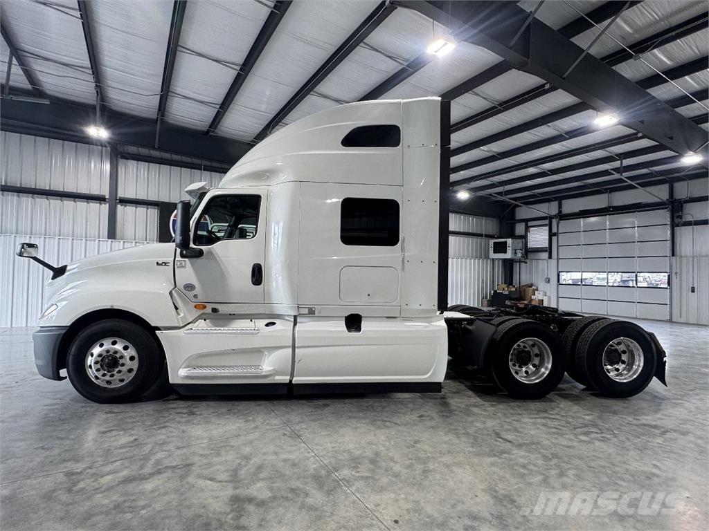 International LT625 وحدات الجر