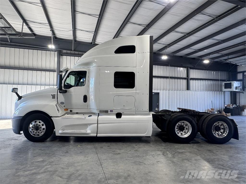 International LT625 وحدات الجر