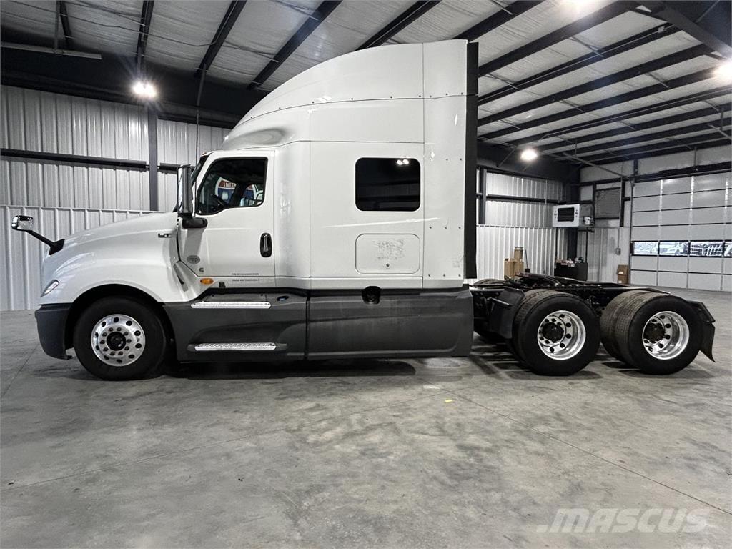 International LT625 وحدات الجر