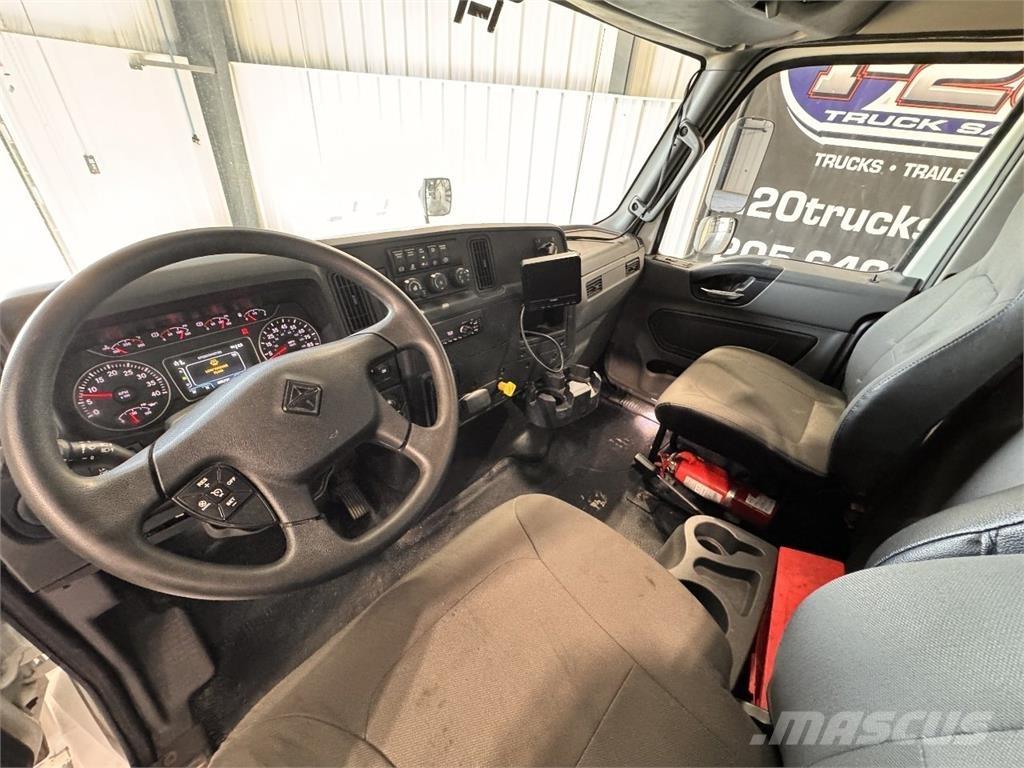 International MV607 شاحنات ذات هيكل صندوقي
