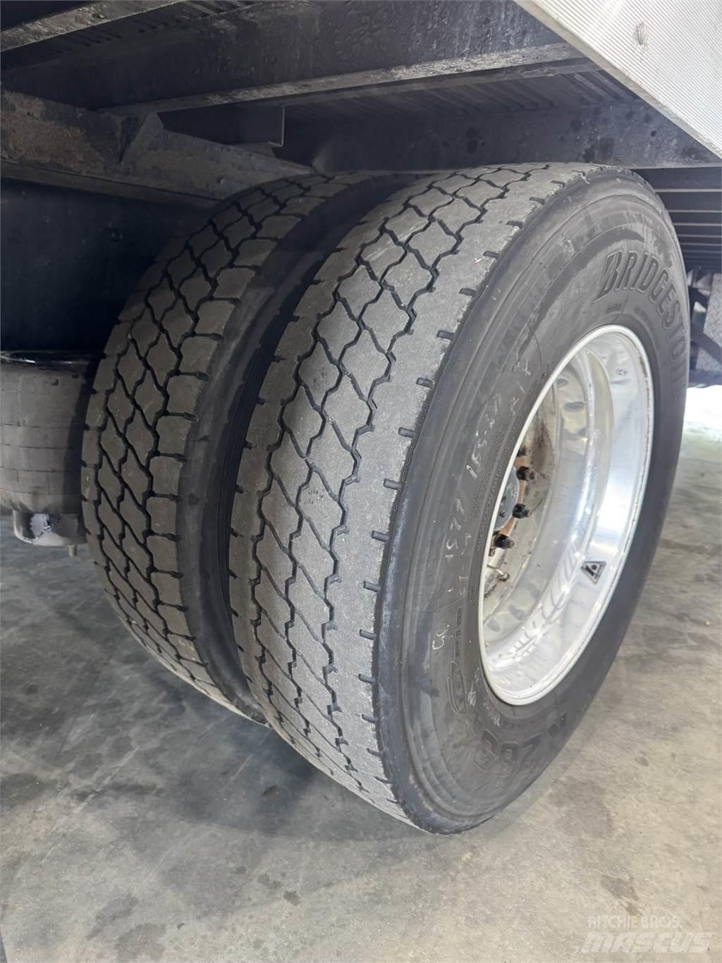 Kenworth T270 شاحنات ذات هيكل صندوقي