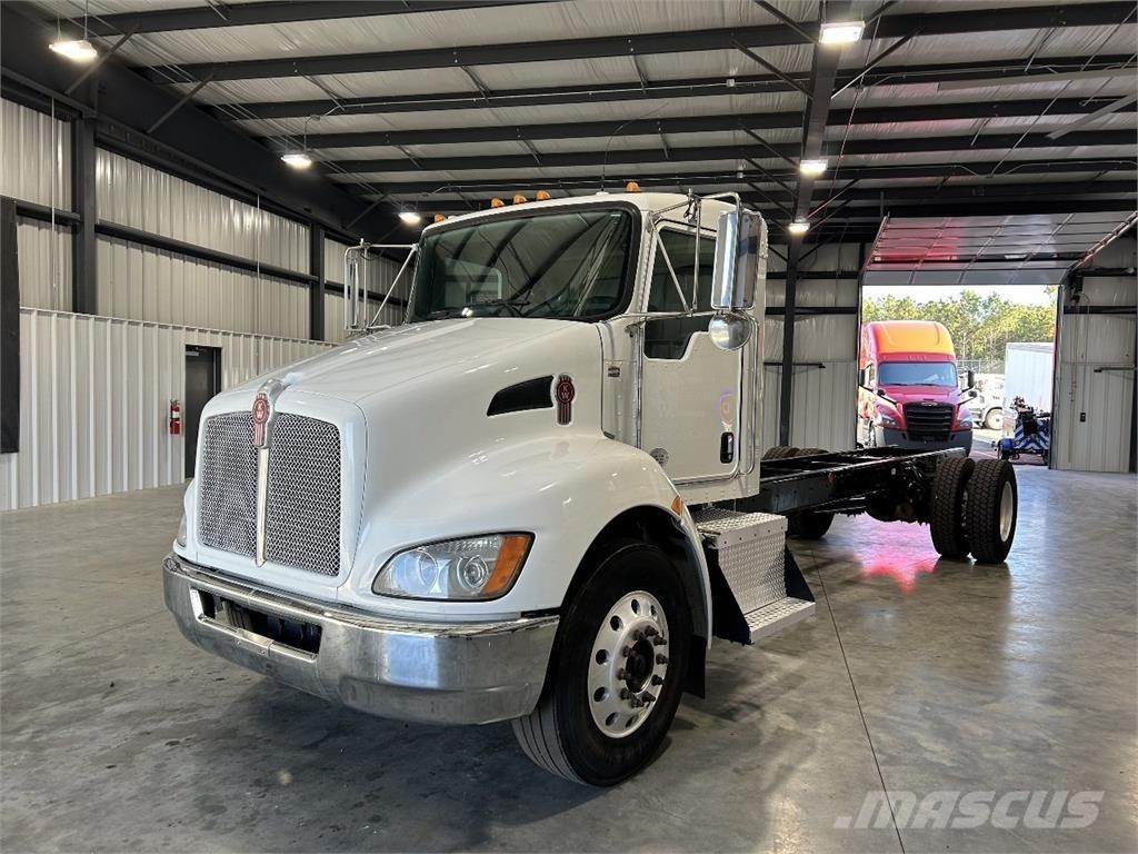 Kenworth T270 شاحنات بمقصورة وهيكل