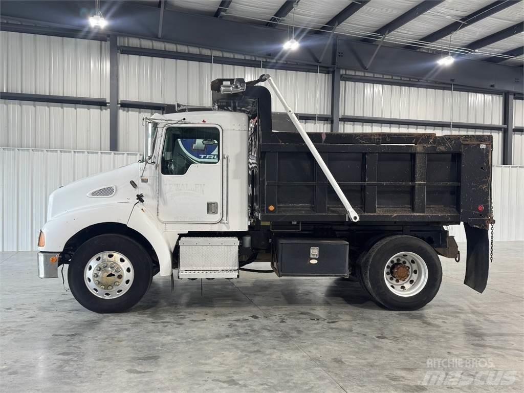 Kenworth T300 شاحنات قلابة
