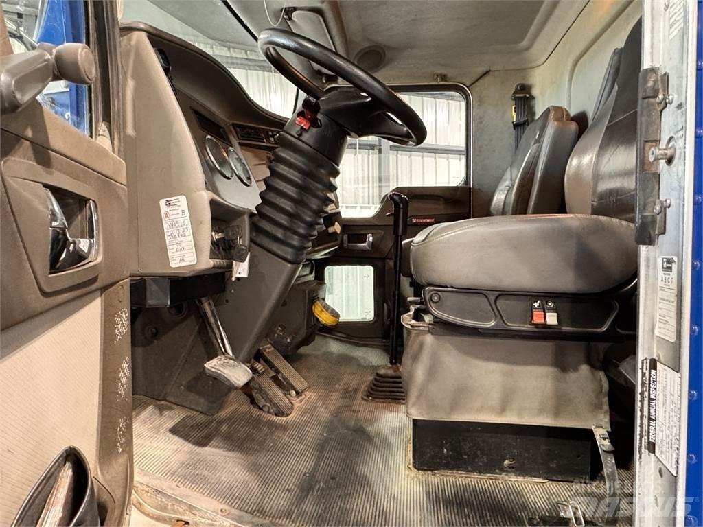 Kenworth T370 شاحنات مسطحة/مفصلية الجوانب