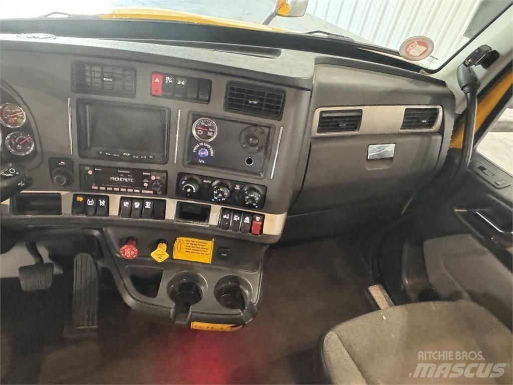 Kenworth T680 وحدات الجر
