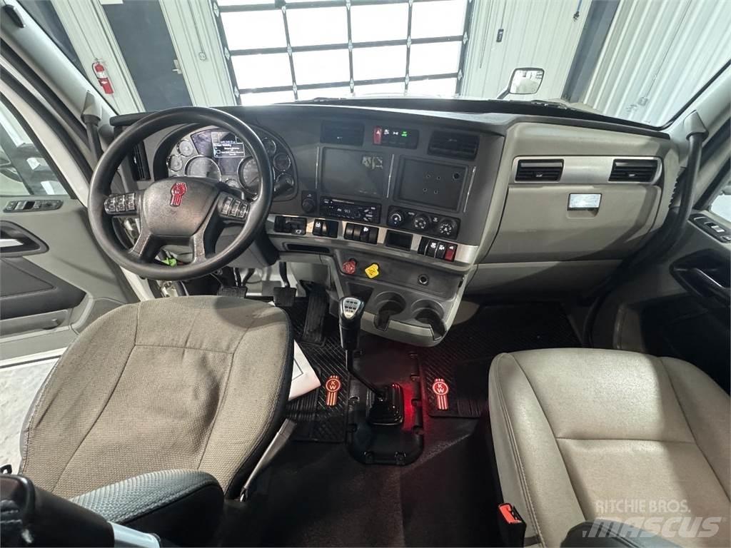 Kenworth T680 وحدات الجر