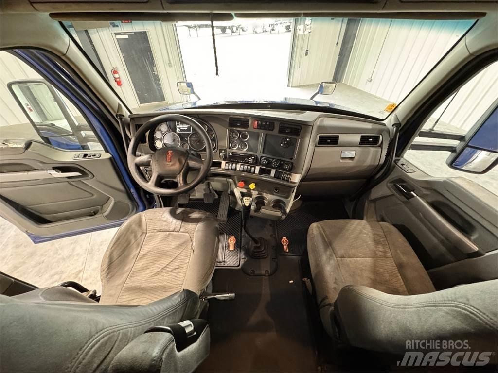 Kenworth T680 وحدات الجر