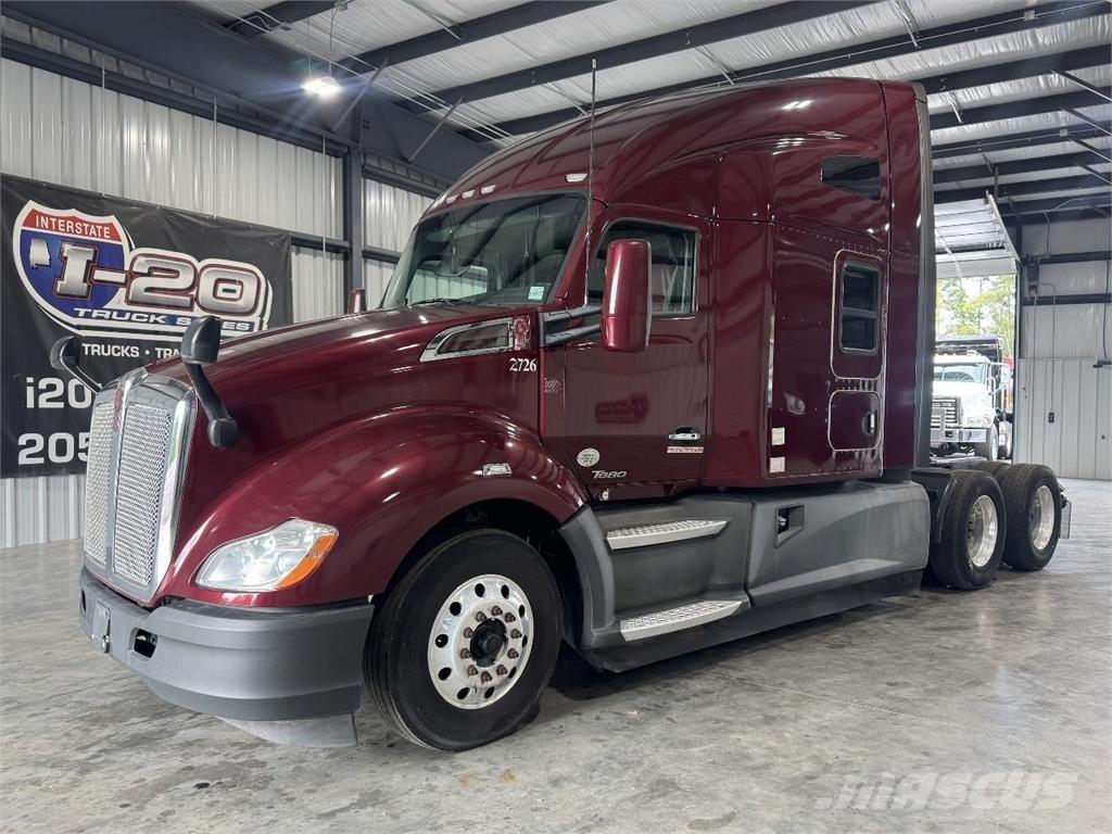 Kenworth T680 وحدات الجر