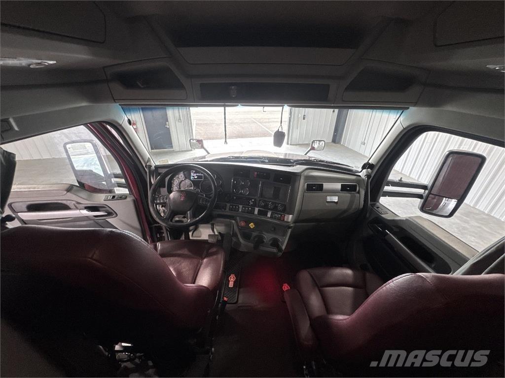 Kenworth T680 وحدات الجر