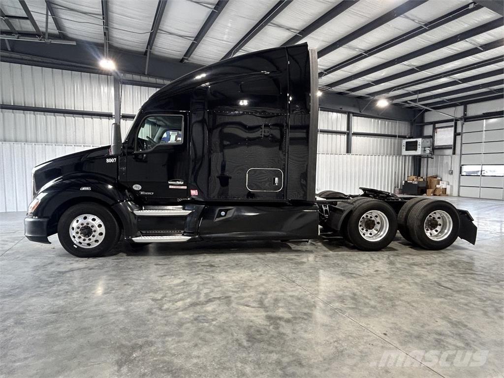 Kenworth T680 وحدات الجر