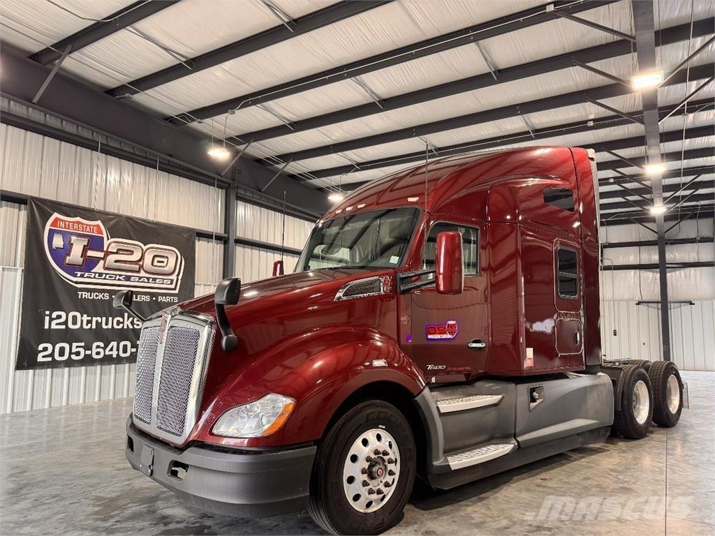 Kenworth T680 وحدات الجر