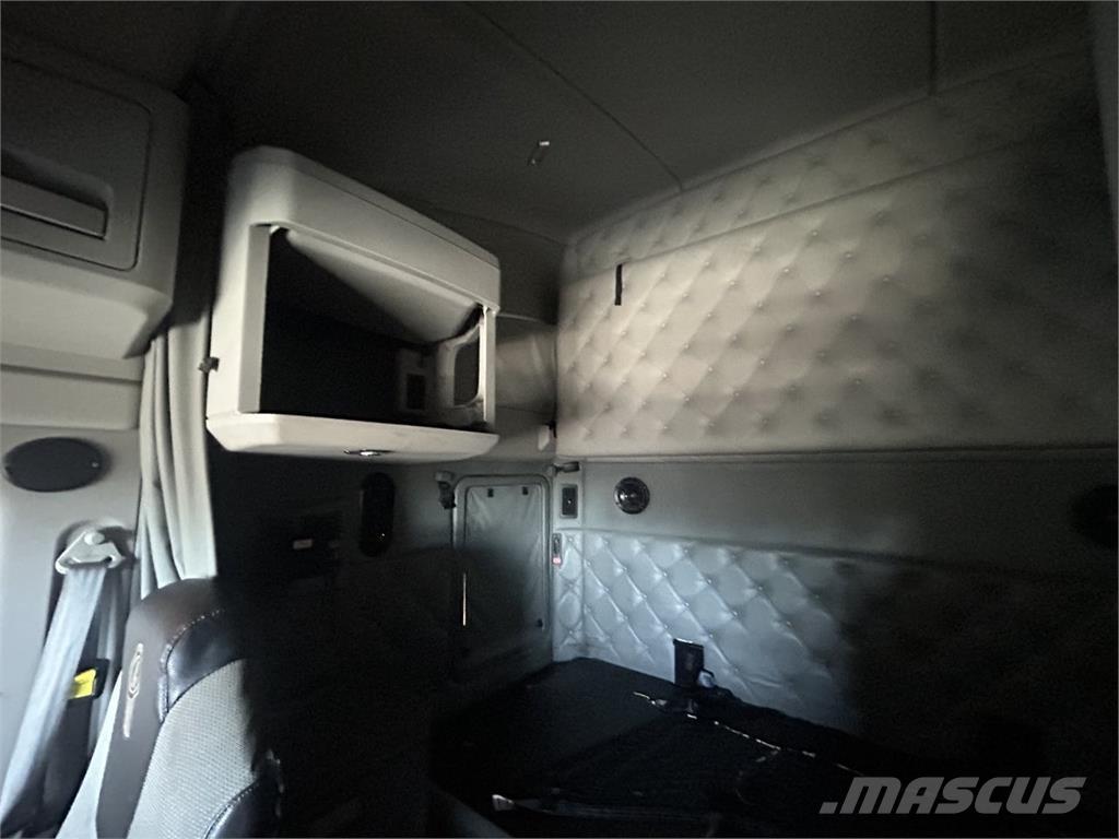 Kenworth T680 وحدات الجر