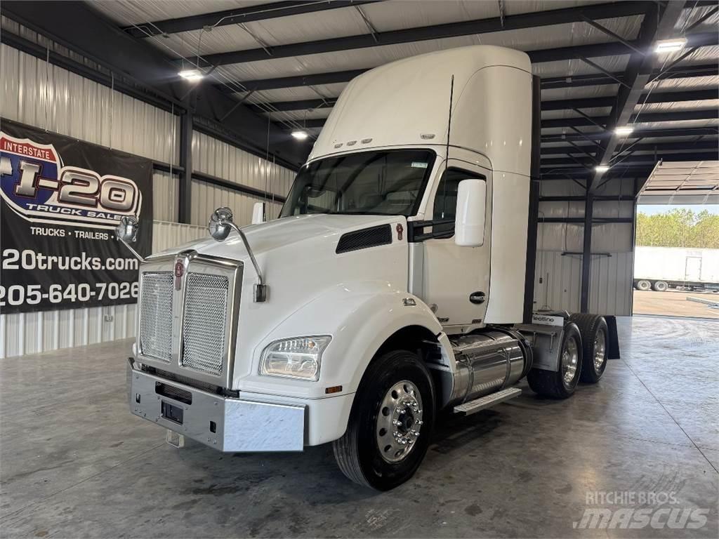 Kenworth T880 وحدات الجر