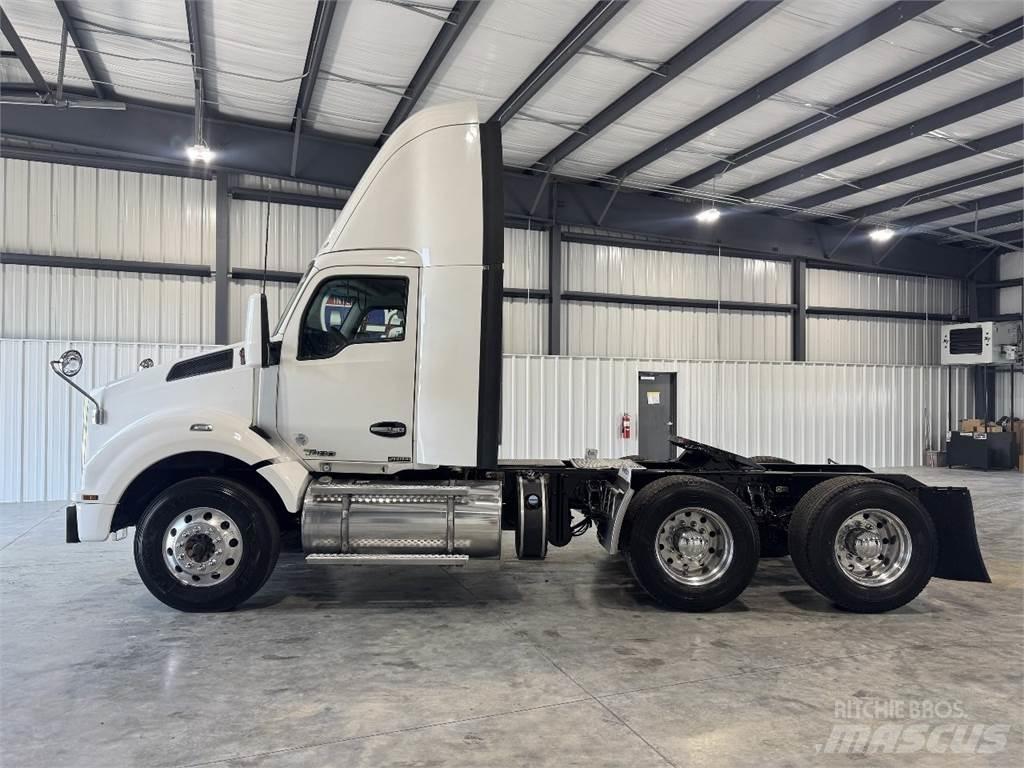 Kenworth T880 وحدات الجر