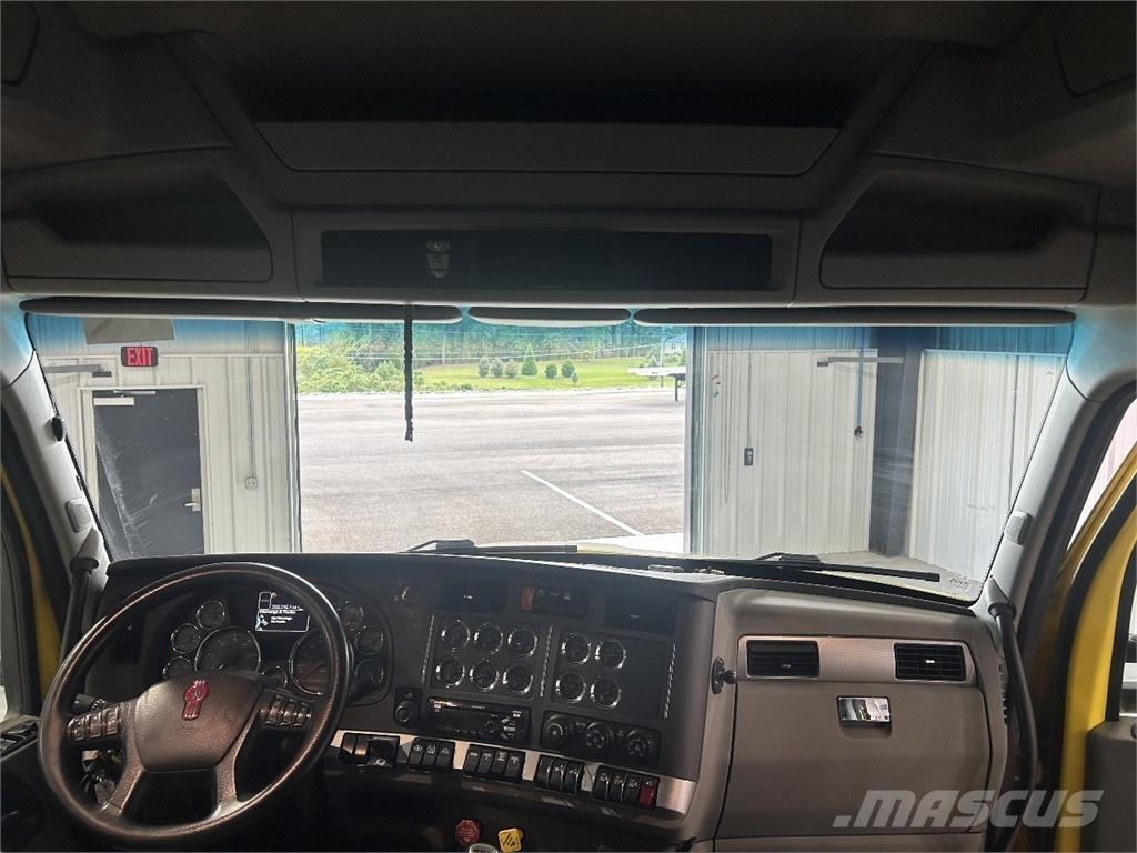Kenworth T880 وحدات الجر