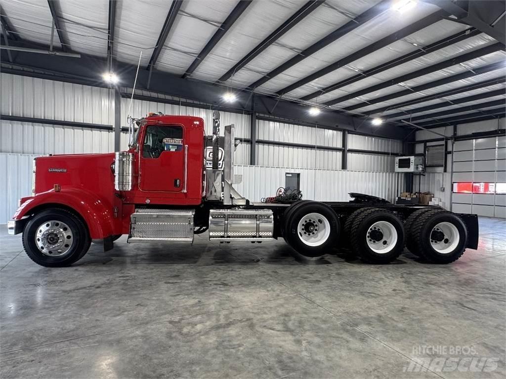 Kenworth W900 وحدات الجر