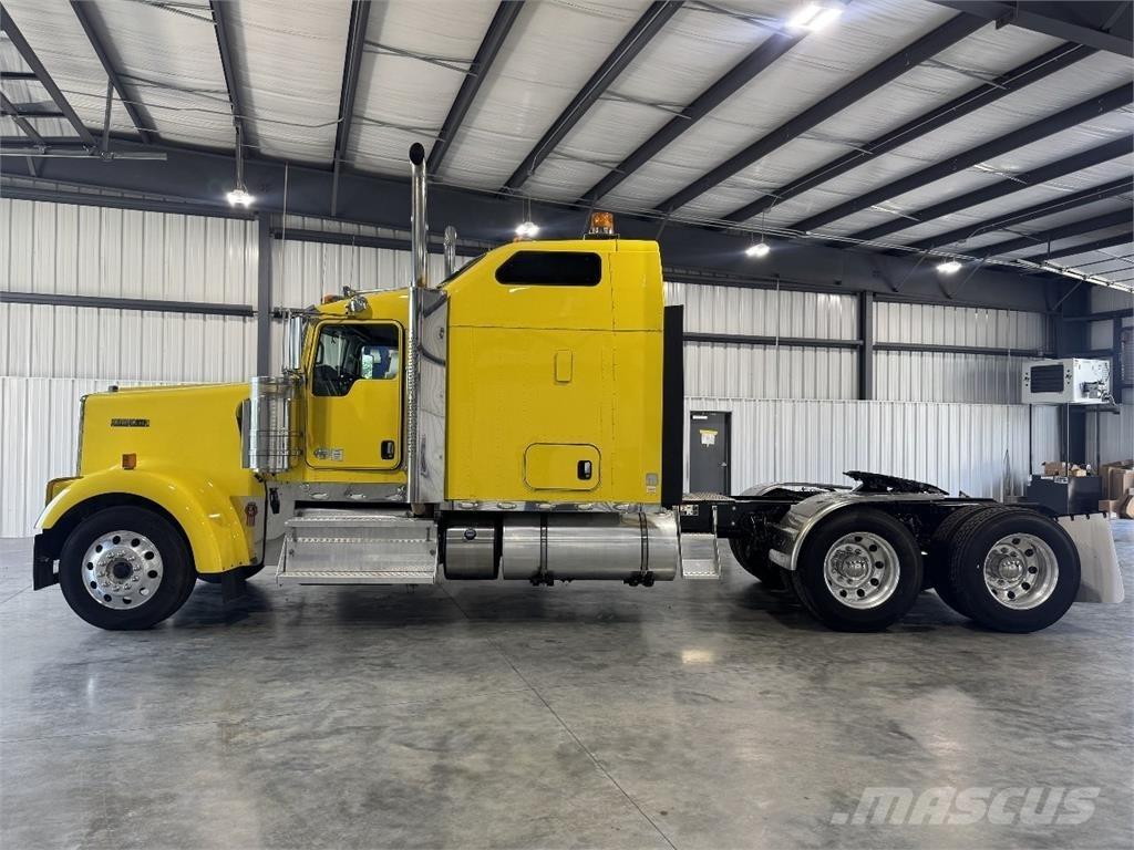 Kenworth W900L وحدات الجر