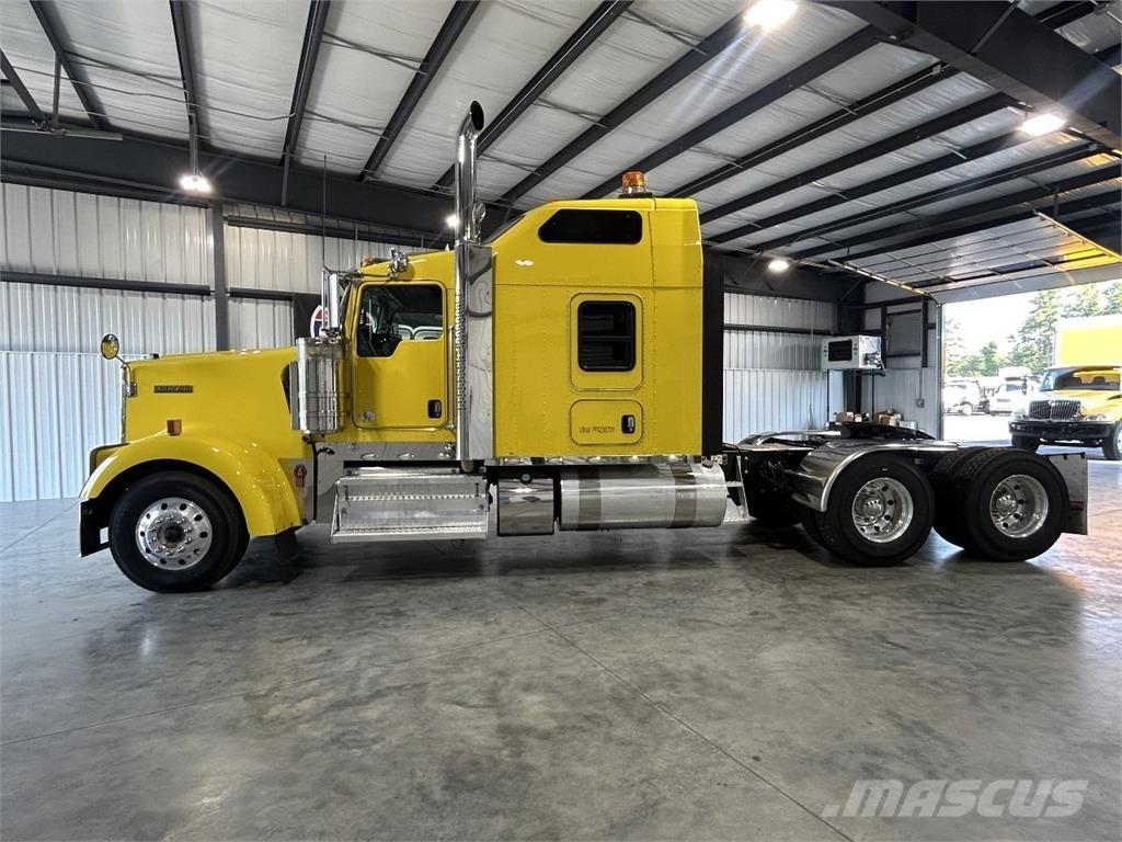 Kenworth W900L وحدات الجر