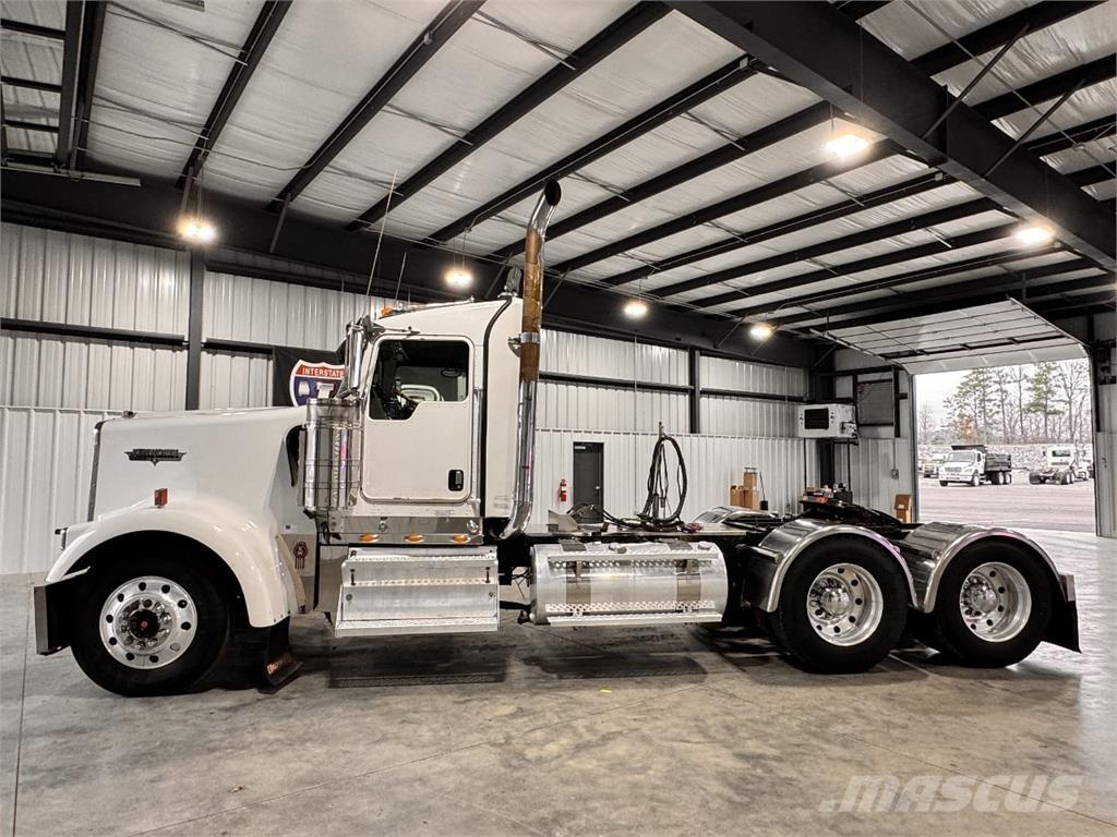 Kenworth W900L وحدات الجر